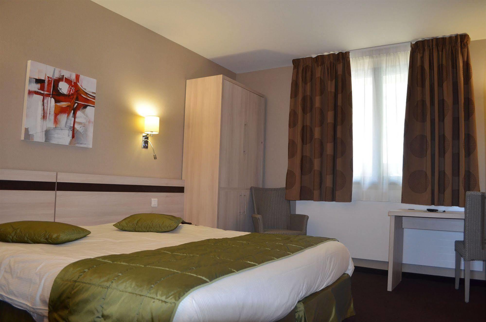 Park Hotel & Appartements Cholet Exterior photo