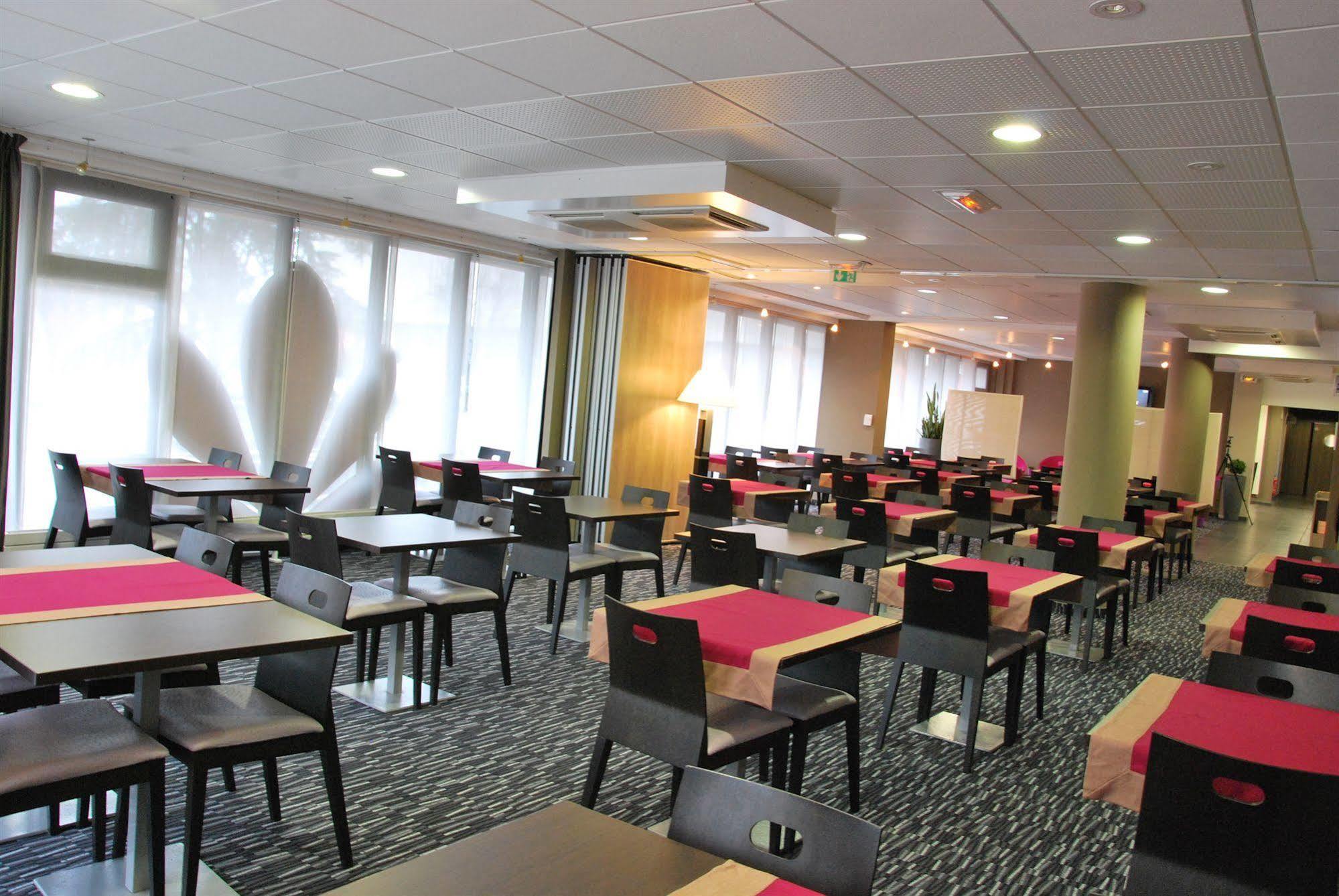 Park Hotel & Appartements Cholet Exterior photo