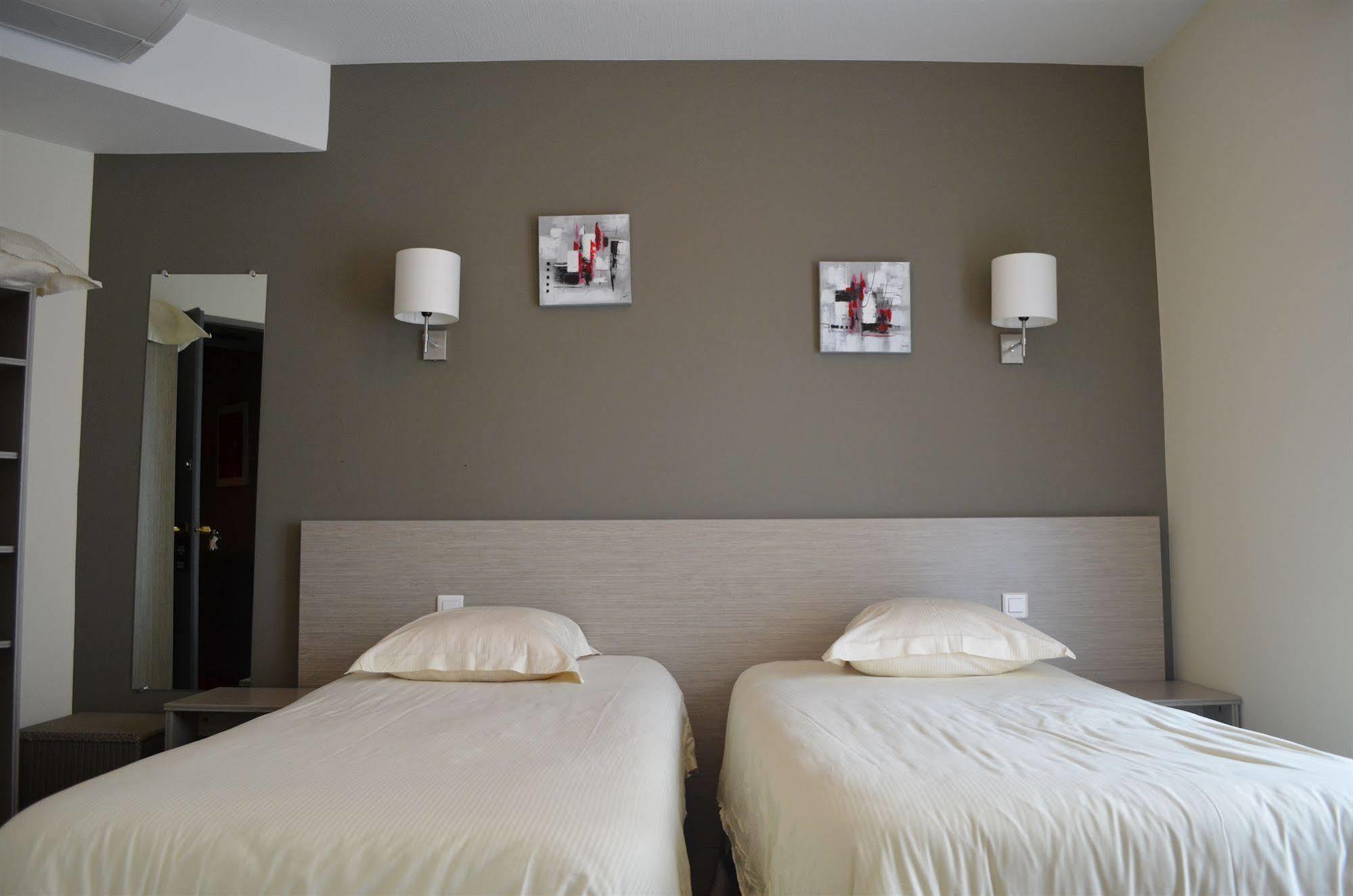 Park Hotel & Appartements Cholet Exterior photo