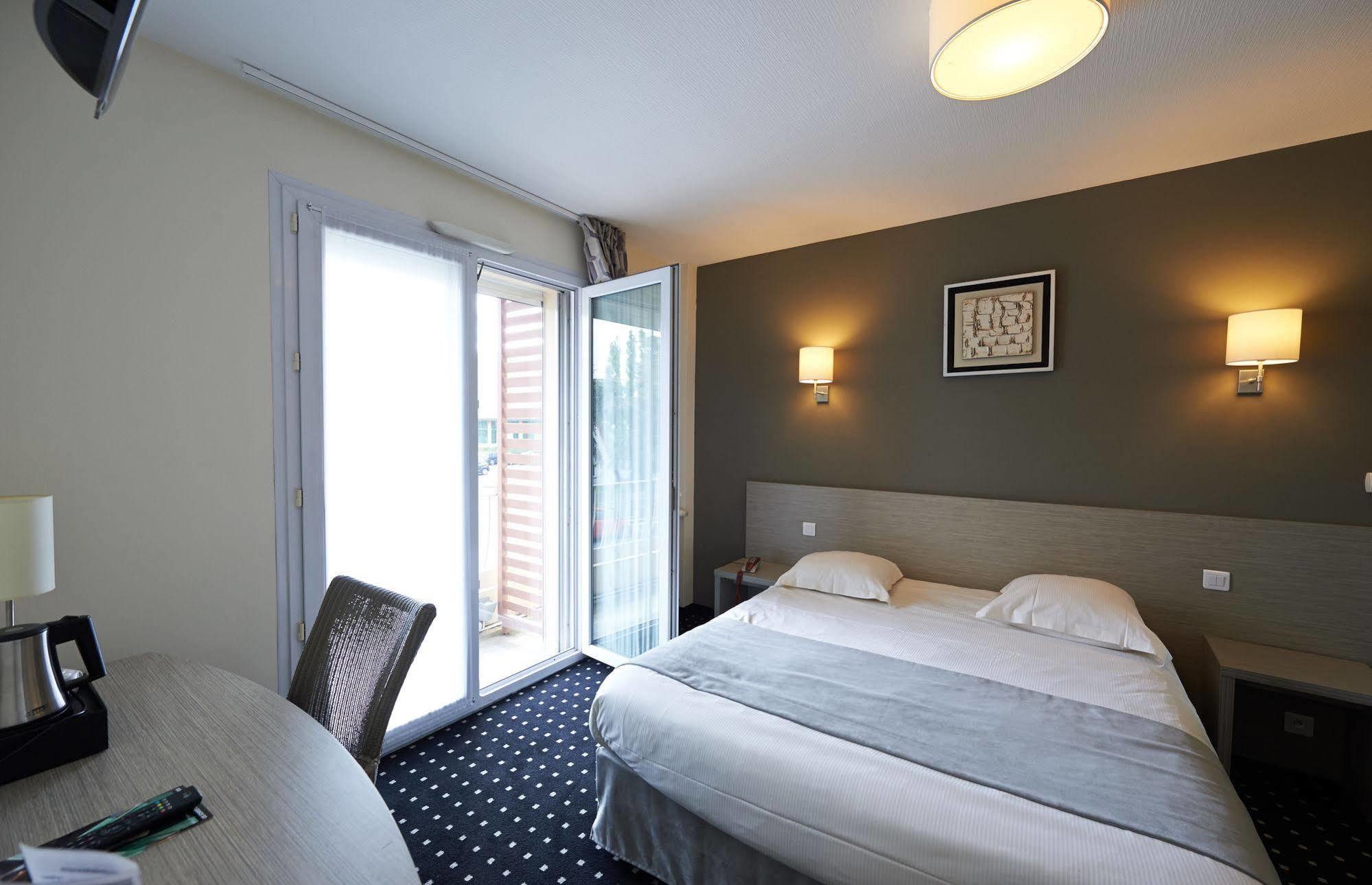 Park Hotel & Appartements Cholet Exterior photo